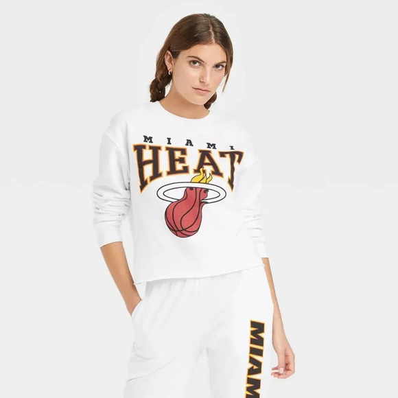 Hybrid Apparel NBA Miami Heat White Cropped Crewneck Sweatshirt Women's Size 1X - Picture 3 of 4
